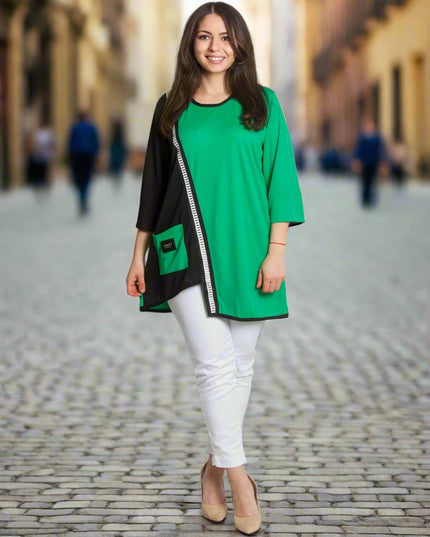 Стилна туника с джобче и контрастен кант в големи размери - Maxi Market