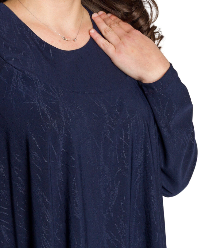 Тъмносиня елегантна туника с релефен десен и обло деколте