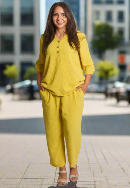 Жълта риза с V - образно деколте и декоративни копчета - Maxi Market